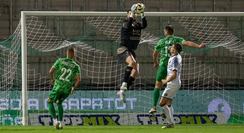 Volt csapata ellen érhet el nagy mérföldkövet a válogatott kapus