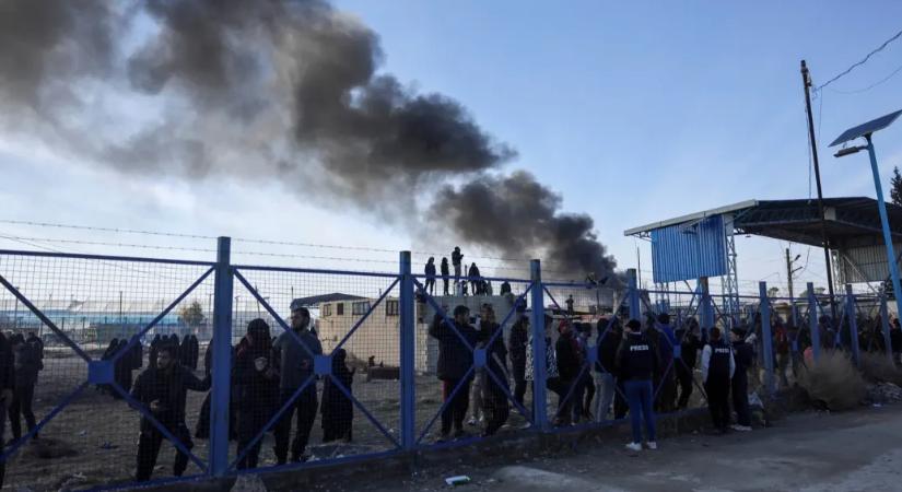 A szír-kurd harcok miatt Amerika egy országgal arrébb viszi az Iszlám Állam volt harcosait