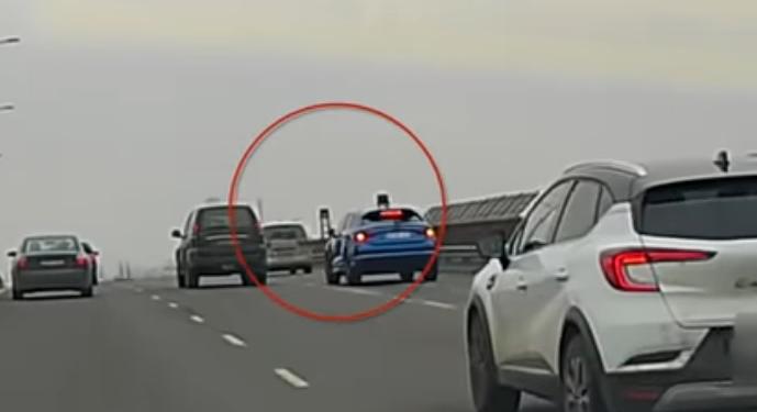 Palackdobálásig fajult a közlekedési balhé – majd így hajtottak fel az M3-asra