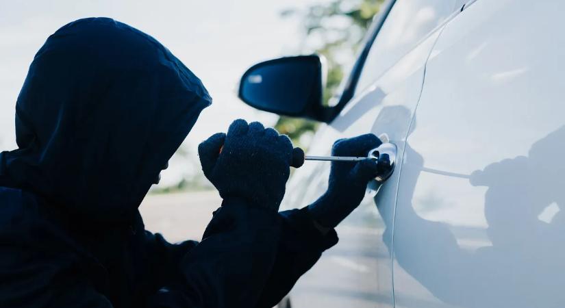 Többször is visszalopta a Facebookon eladott autóját a ravasz tolvaj