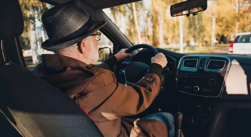 Meddig üljünk a volán mögé? Ekkor válhat szükségessé a jogosítvány leadása