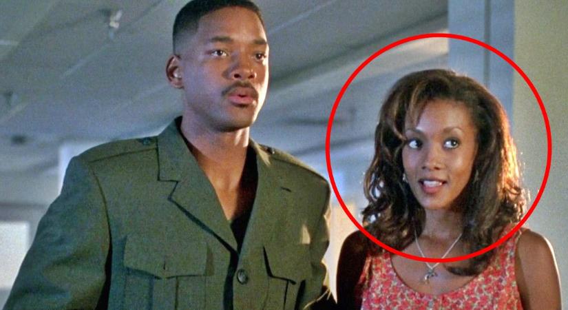 Felismeri? Ő volt a táncos csúcsbombázó A függetlenség napja című filmből, Will Smith szerelme
