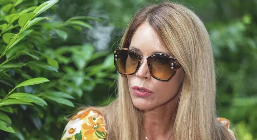 Hiába a fagyos tél, Baukó Éva fehérneműs fotója mindent felforrósít