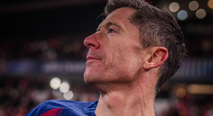 Ez a két lényeges feltétel ahhoz, hogy Robert Lewandowski Barcelonában maradhasson