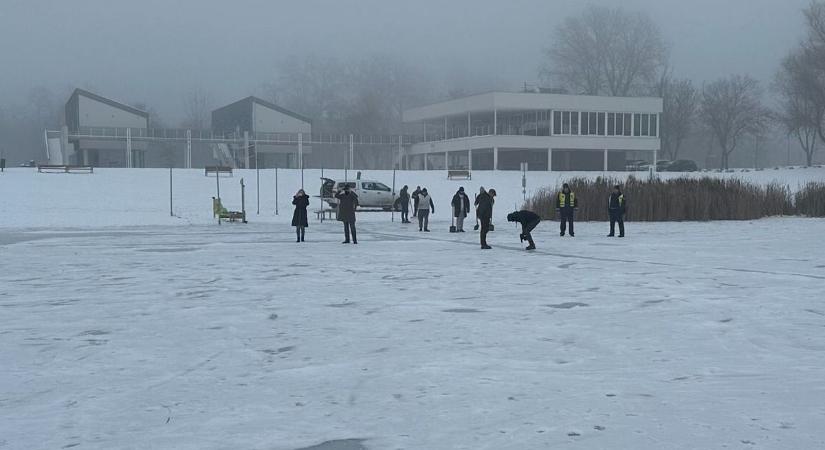 Csütörtöktől lehet korcsolyázni a szabadstrandon