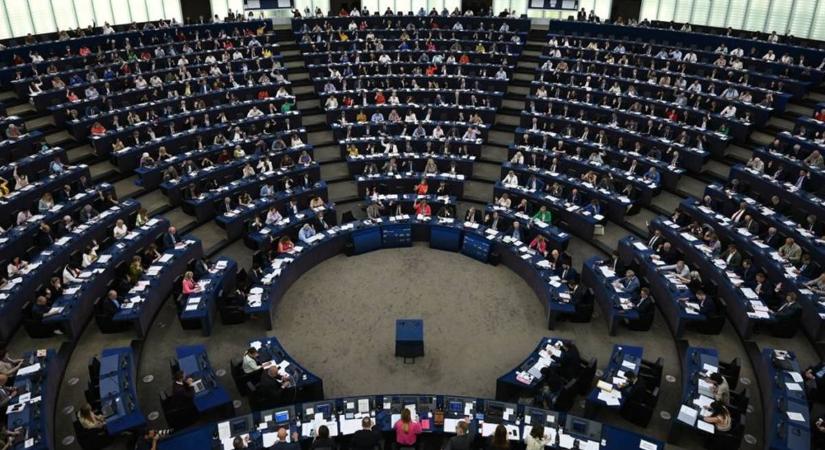 Az Európai Parlament jóváhagyta a 90 milliárd eurós uniós hitelt Ukrajna számára a megerősített együttműködés keretében