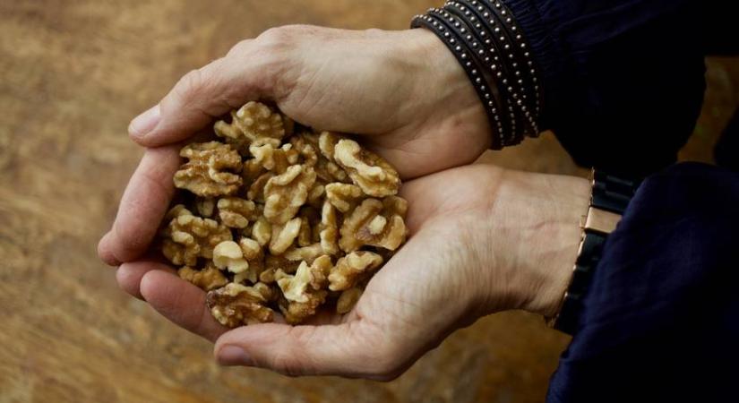 Olcsóbb lehet a magyarok egyik kedven csemegéje, hála a mínuszoknak