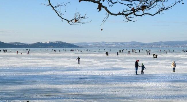 Balaton-jéghelyzet: a part mentén már sok helyen biztonságos - mutatjuk a szabályokat