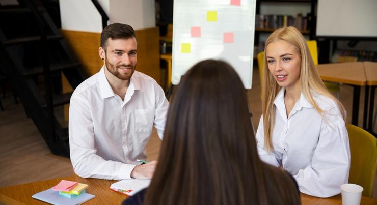 Mindenki a tudásról beszél, mégis a papír számít az állásinterjún – miért?