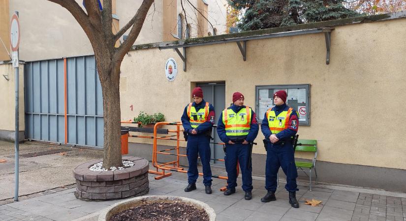 Szőlő utcai bezárás: 5-6 órát is utazhat egy törvényes képviselő vagy hozzátartozó