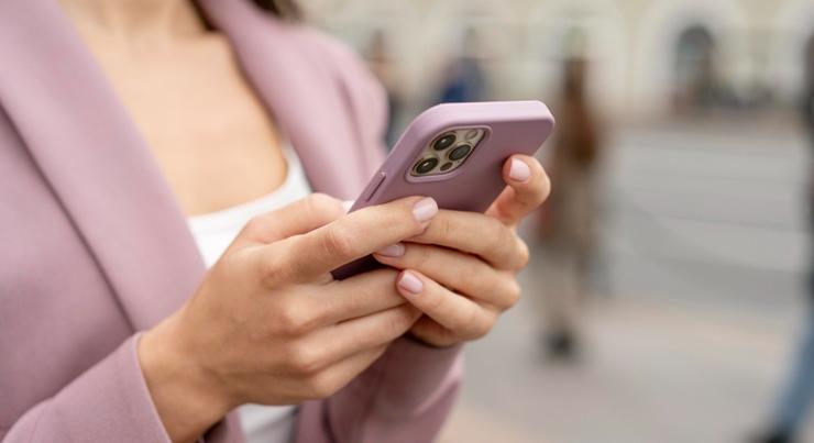 Ezért esik szét a figyelmünk a munkahelyen – magyar kutatás az okostelefon-függőségről