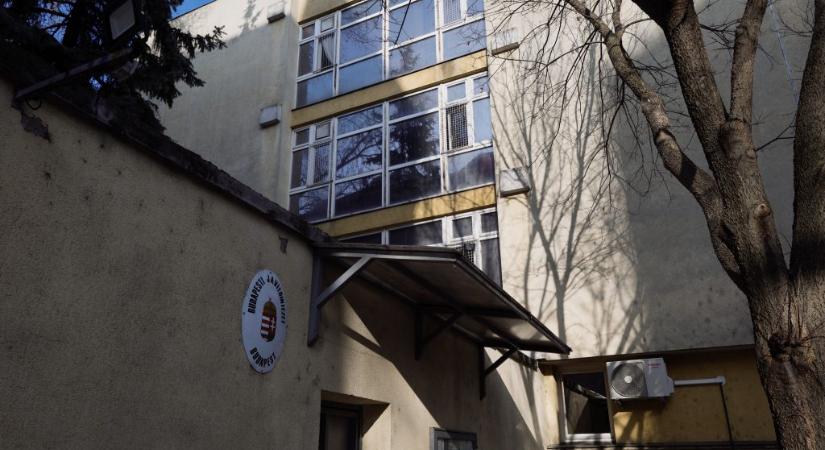 Szőlő utca: Az elszállított fiatalokat hosszú és költséges utazás árán látogathatják a hozzátartozóik