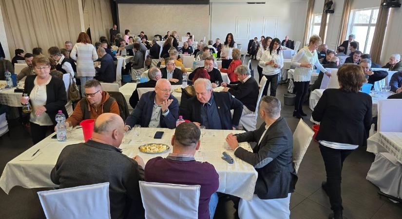 Nagy sikerrel tértek haza a nagymányoki borászok Temerinből