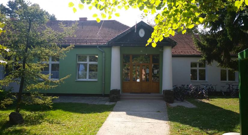 A diákok fele beteg, bezárták a balatonkenesei iskolát