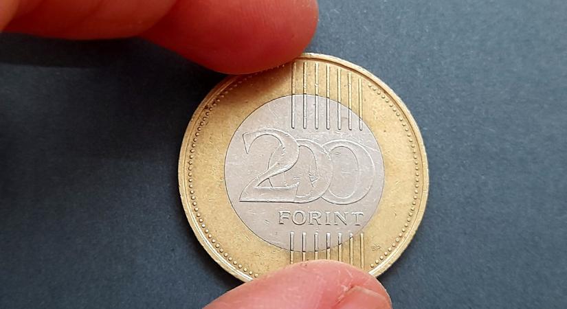 Nehezen kelt ma a forint: alig változott az árfolyam, mutatjuk, mi mennyit ér
