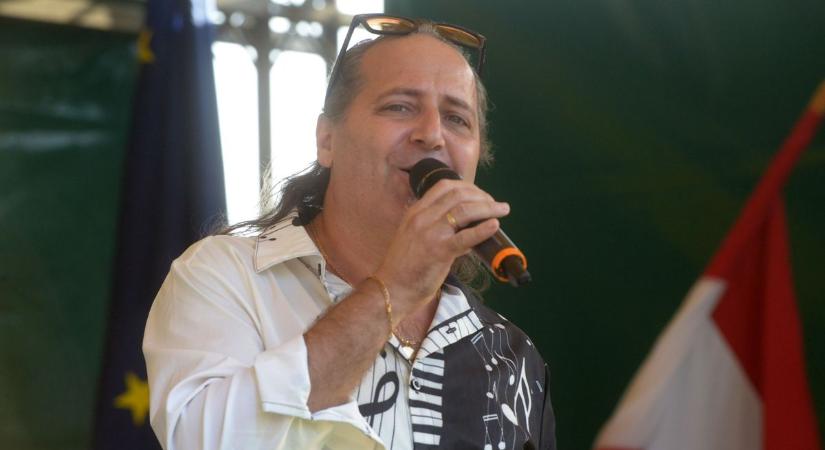 Jusó szereti hazáját és örömmel énekel róla, most Somogy Polgáraiért díjat kapott