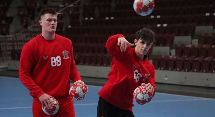 Képeken a One Veszprém első idei tréningje