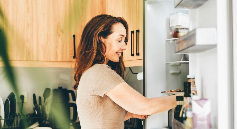 Ezt a savanyúságos trükköt ki kell próbálnod a büdös hűtő ellen