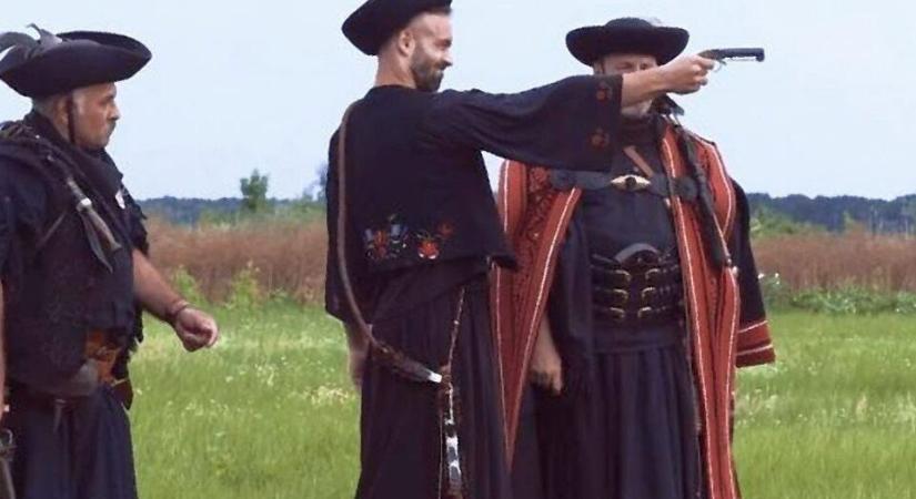 Sóval és szóval behintés