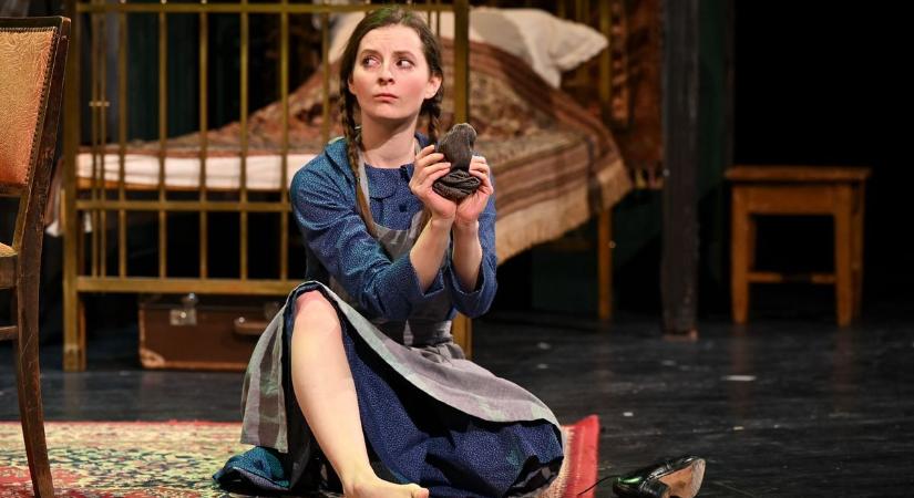 Molnár Ferenc üvegcipőjével nyitja az új évet a győri színház - fotók