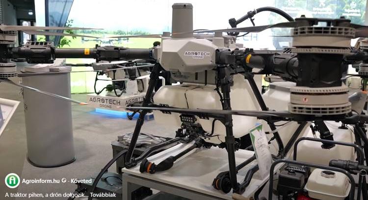 A traktor pihen, a drón dolgozik