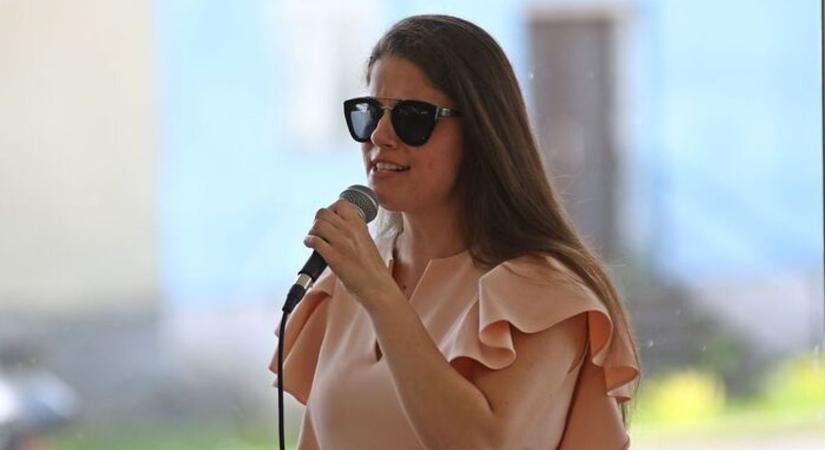 Vigyázz! Csalók is megpróbálnak nyerészkedni a zalai énekesnő kárából