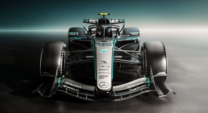 Bemutatta Formula–1-es autóját a Mercedes (fotókkal)