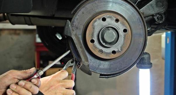 Amikor a biztonság az első: gondoskodni kell teljeskörűen az autóról!