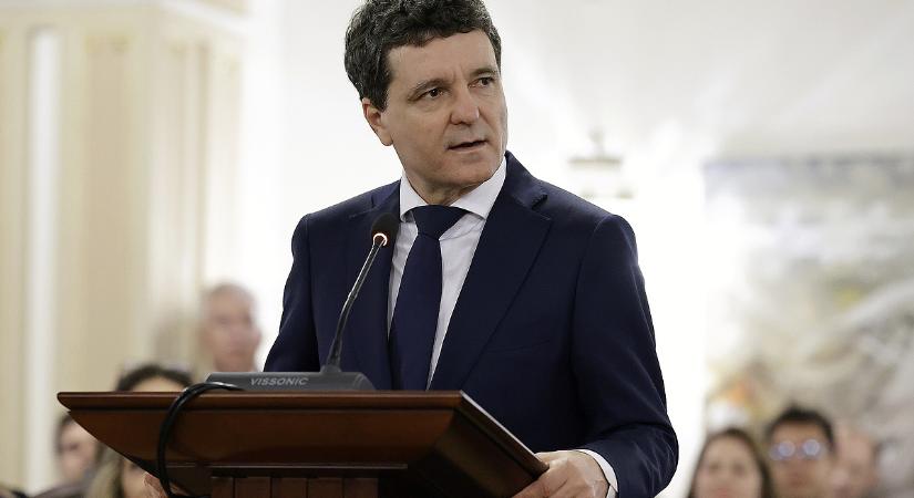 Románia nemet mondott arra, amiért Orbán Viktor egészen Davosig utazott