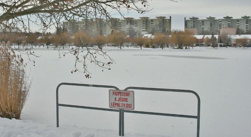 Ezért tilos korcsolyázni a fehérvári tavakon