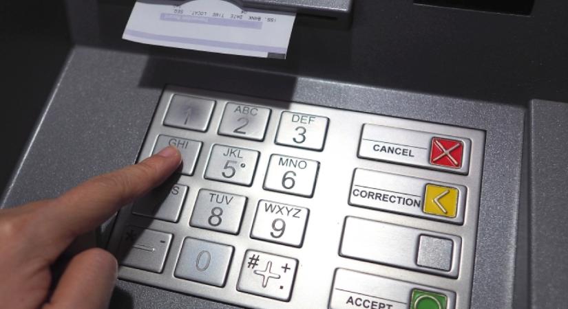 Soha ne csináld ezt az ATM-nél: rengeteg pénzt bukhatsz rajta