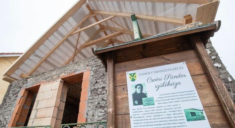 Alakul a zámolyi emlékház - az országgyűlési képviselő is ellátogatott a helyszínre