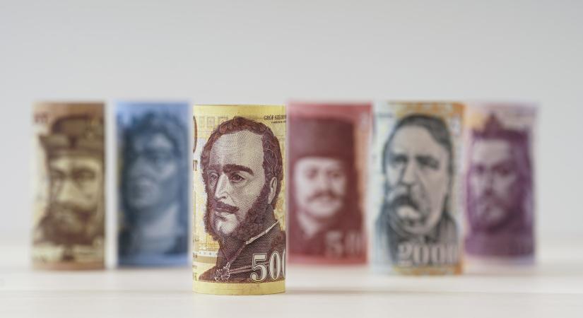 Szép kereslet a kötvényaukción, a meghirdetettnél többet adott el az ÁKK