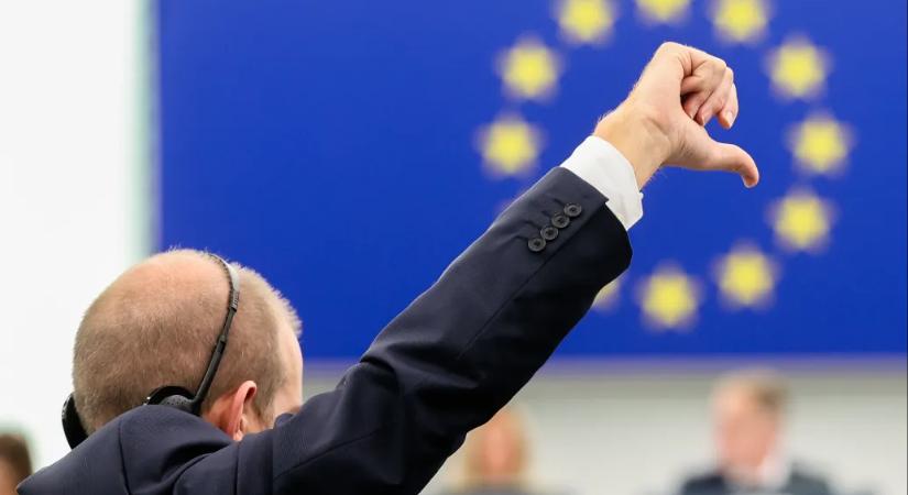 A negyedik bizalmatlansági indítvány is elbukott az Európai Bizottság ellen