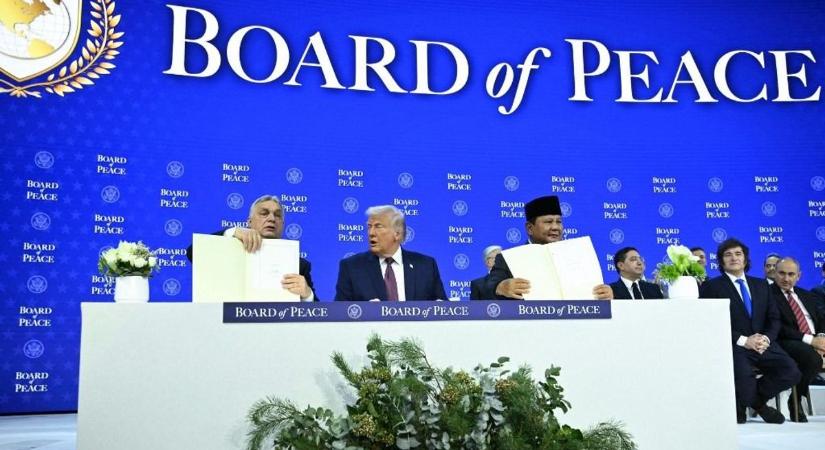 „Kemény fickó” – így jellemezte Trump Orbán Viktort a Béketanács alapokmányának aláírásakor (VIDEÓ)