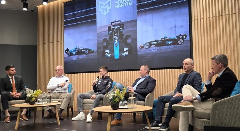 Hosszabbított a One Molnár Martin autóversenyzővel