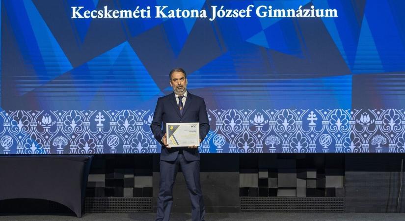 Köbüki-ösztöndíjat kapott a neves kecskeméti gimnázium tanárainak közel fele