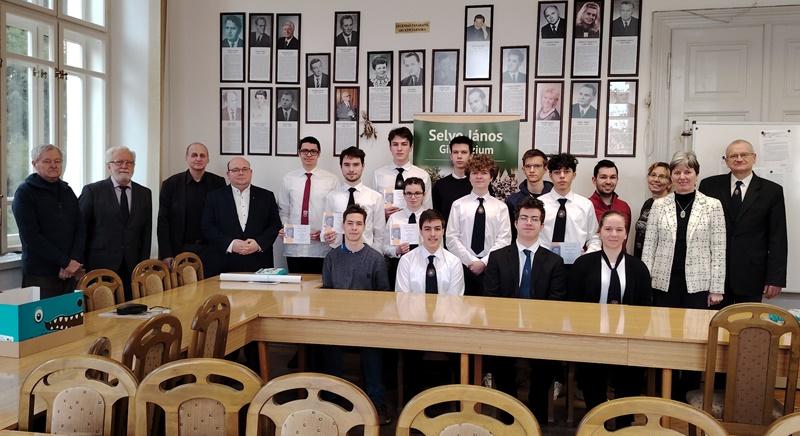 A Cornides István Matematika-Fizika Emlékverseny eredményhirdetése a Selye János Gimnáziumban