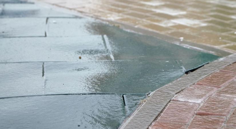 Ez most nem játék: újra ónos eső miatt adtak ki figyelmeztetést