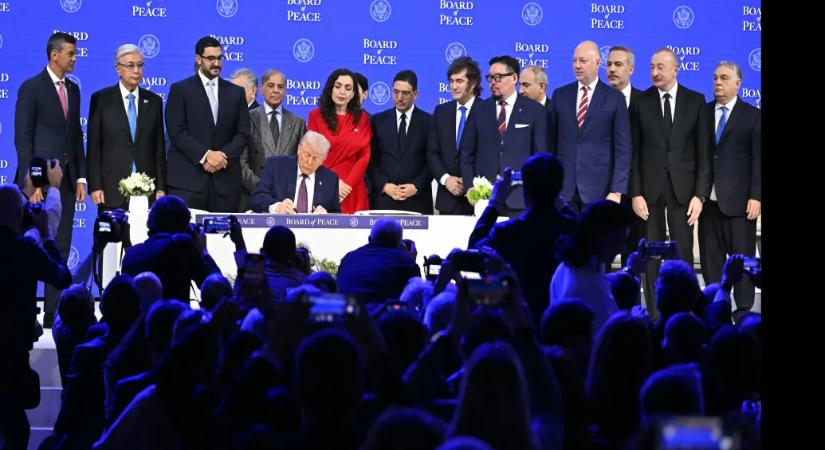 Megalakult Trump Béketanácsa, Orbán is aláírta Davosban az alapító okiratot