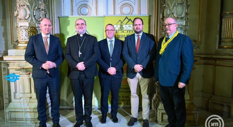 Idén is elindul a Boldogasszony zarándokvonat a csíksomlyói búcsúba