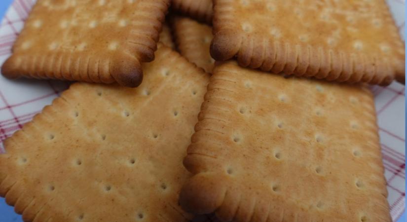 Egész gyerekkorunkban ezt ettük, és fogalmunk sem volt róla! Tudtad, mit jelent a háztartási keksz alakja?