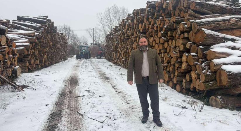 Tűzifa támogatás kap 102 család Lébényben