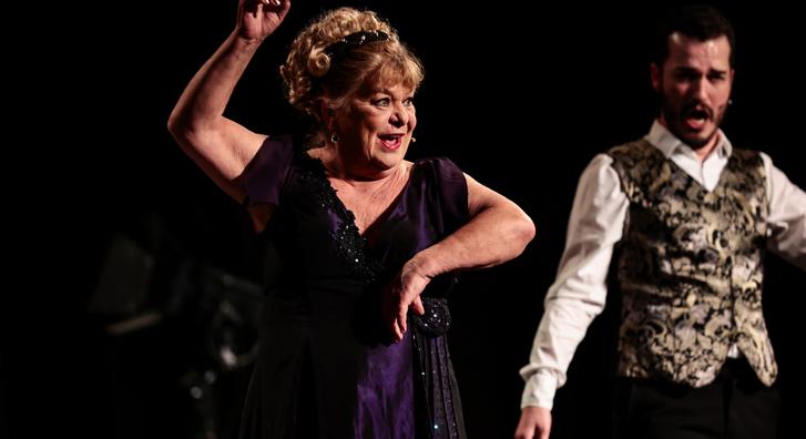 Oszvald Marika a színház ajtaján dörömbölt, nem engedték be a fellépésére