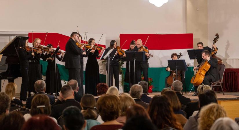 Az értékeink fontosságát hangsúlyozták a kultúra napi ünnepségen Karcagon – galériával