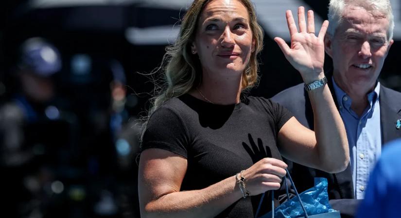 Djoković meccse előtt búcsúztatták el Melbourne-ben az elérzékenyülő Babos Tímeát