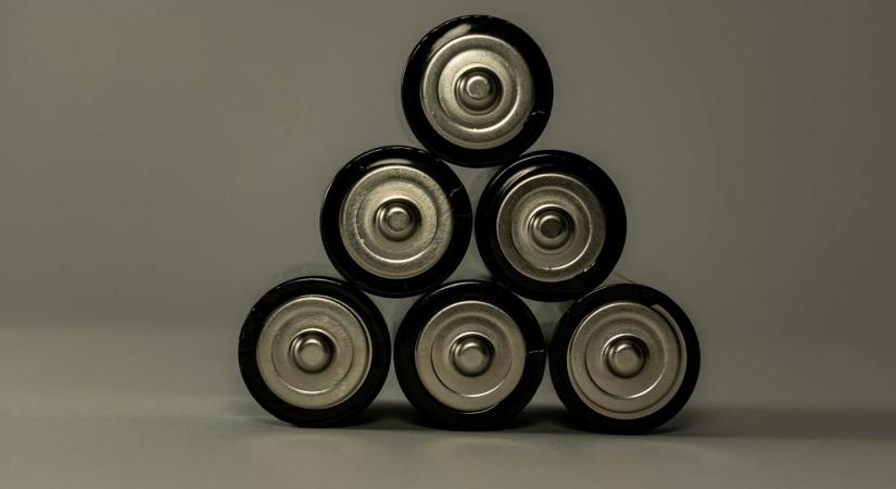 Mit érdemes tudni a lítium gombelemek kapcsán?