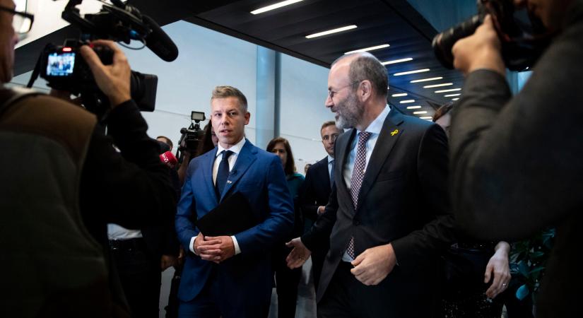 Aki Ursula von der Leyent támogatja, az Brüsszel oldalán áll