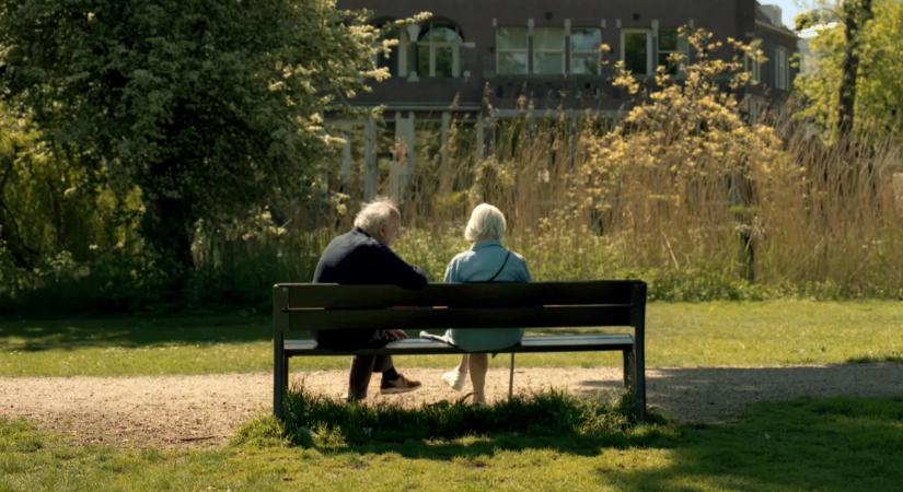 Az Alzheimer-kór sem választhatta szét őket: egy idős férfi újra elvette feleségét