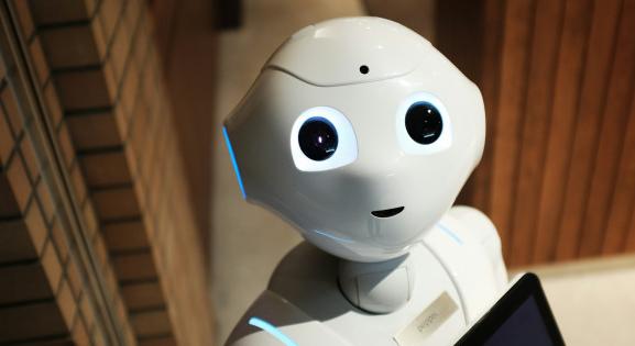 Elbocsátja fordítóit egy fontos francia kiadó, jönnek az AI-fordítások